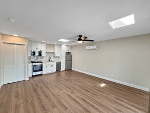 Building Photo - 4214 Hamilton St