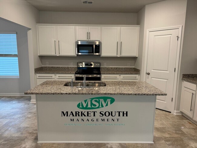 Building Photo - **RENT SPECIAL- $500.00 OFF 1ST MONTH'S RE...