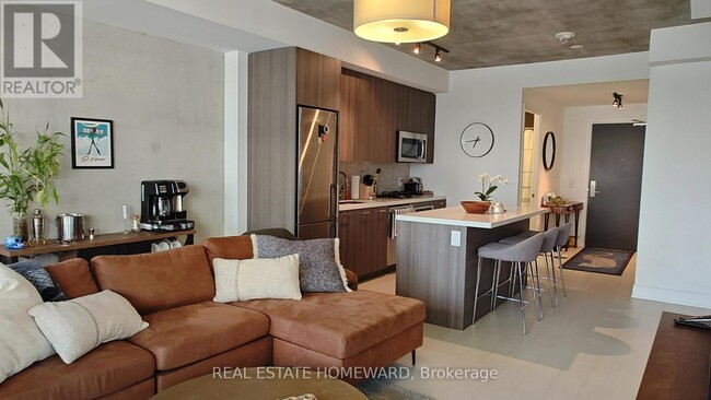 Building Photo - 608 Richmond St W