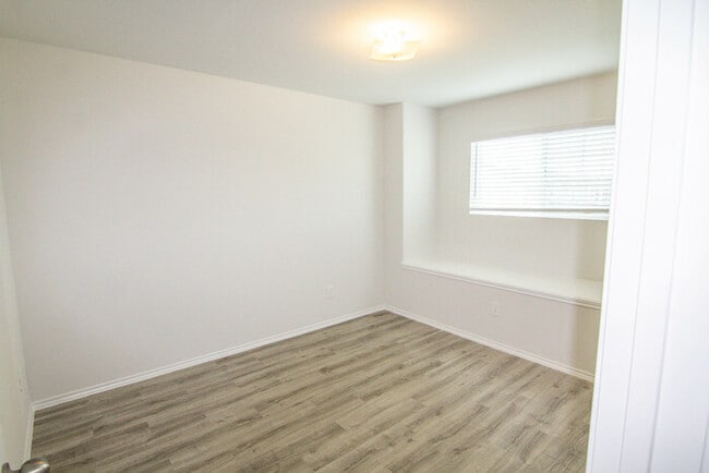 Building Photo - 18530 Boomi Ravine Trl