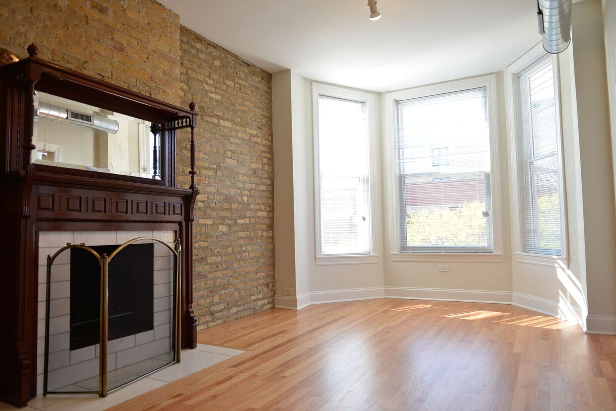 Primary Photo - 1343 N Wells St