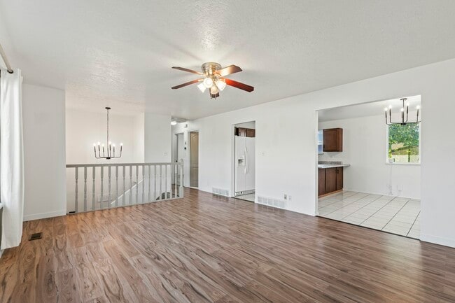 Building Photo - 819 W 2300 N