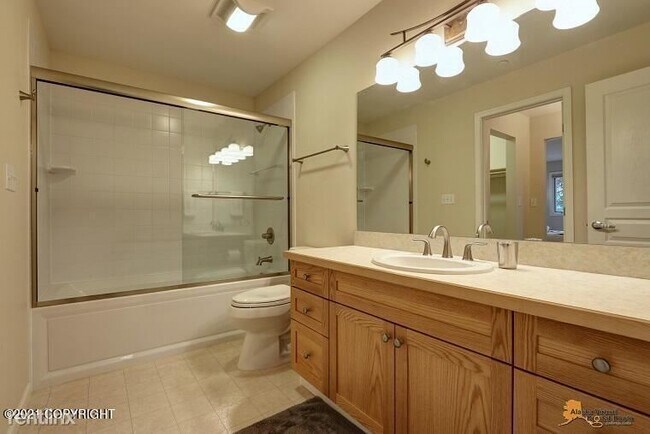Building Photo - 2 br, 2 bath Condo - 1200 I St Unit 206