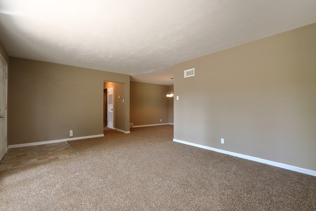 Building Photo - 8682 Spoon Dr