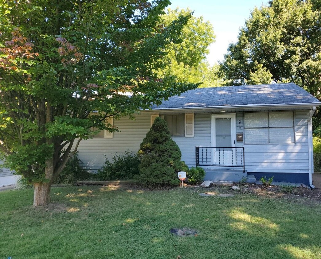 Building Photo - 213 McAlpine