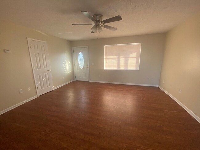 Building Photo - Cozy & Centrally Located 3Bed/2Ba in Lynn ...