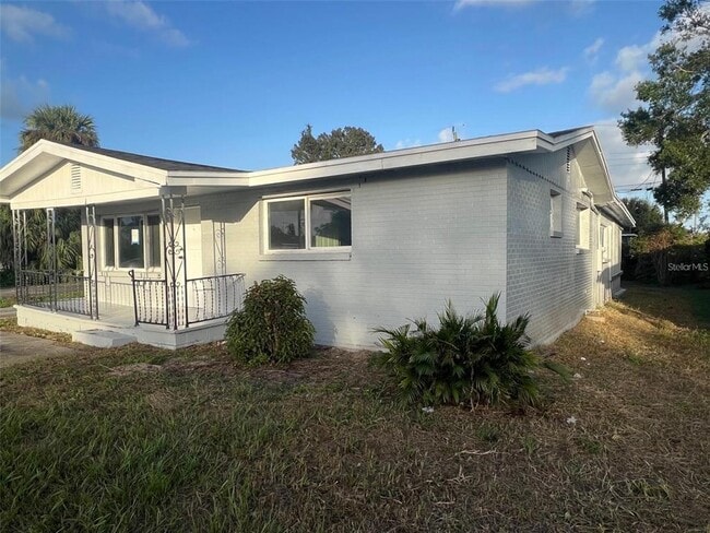 Building Photo - 614 Paw Paw St