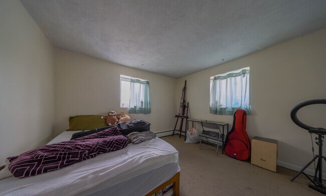 Foto del edificio - Two Bedroom with Heat & Parking Included P...