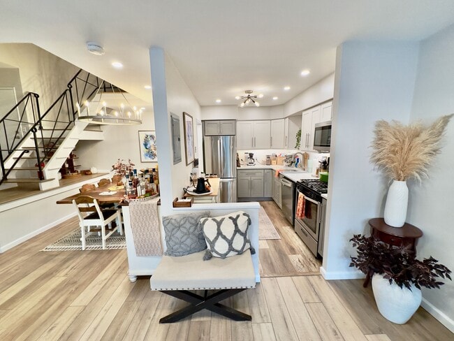 Building Photo - 361 Claremont Ave