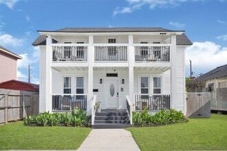 Building Photo - 3624 Ave S 1/2