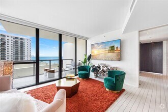 Building Photo - 2201 Collins Ave