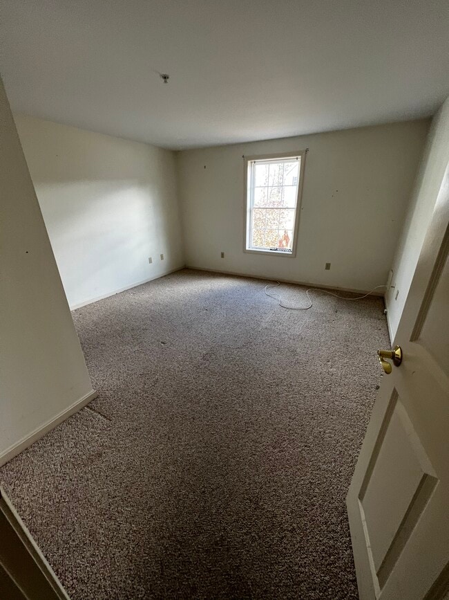 8 Pebble Ln, Sanford, ME 04073 Townhome Rentals in Sanford ME