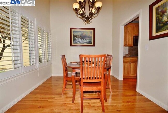Building Photo - 2055 Alexander Ct