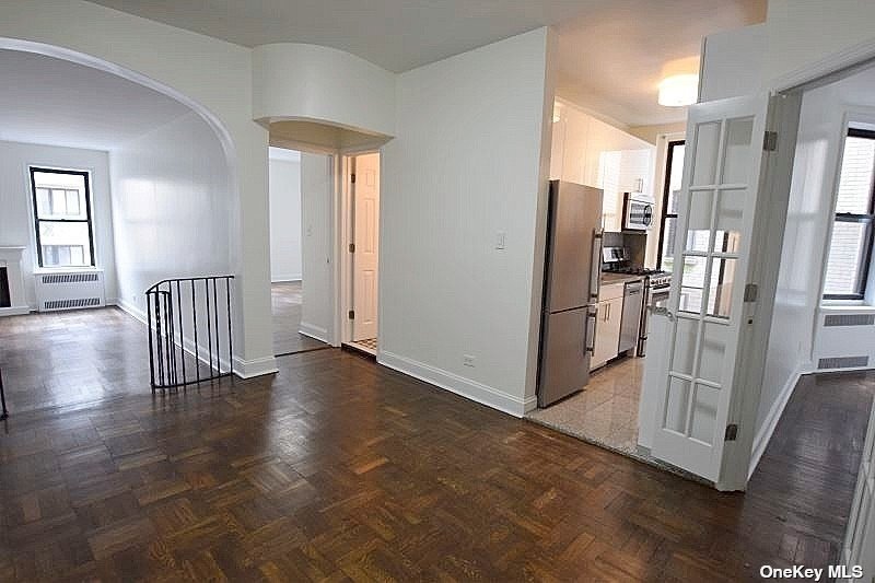 Primary Photo - 41-21 42nd St
