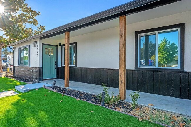 Foto del edificio - 1623 Hillsdale Ave