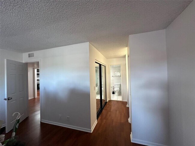 Foto del edificio - 22615 SW 66th Ave