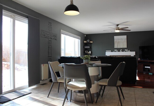 Foto del edificio - 7258 Grand Prairie Dr