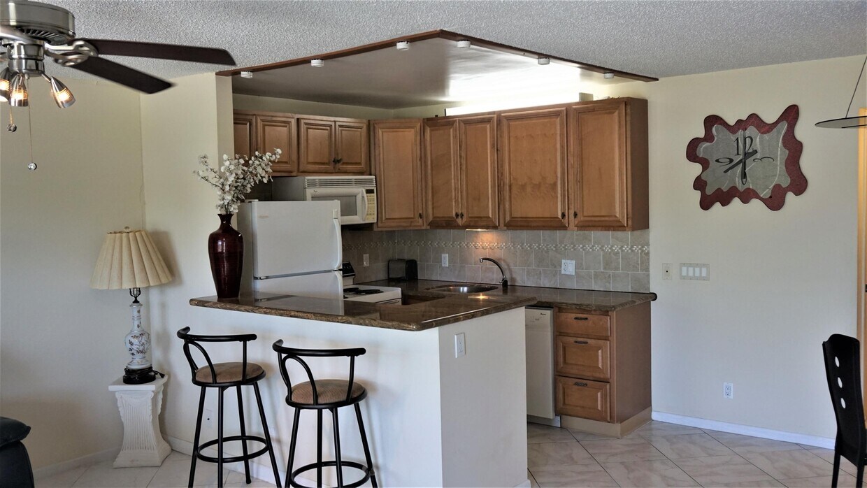 237 Ventnor Q, Deerfield Beach, FL 33442 Condo for Rent in Deerfield