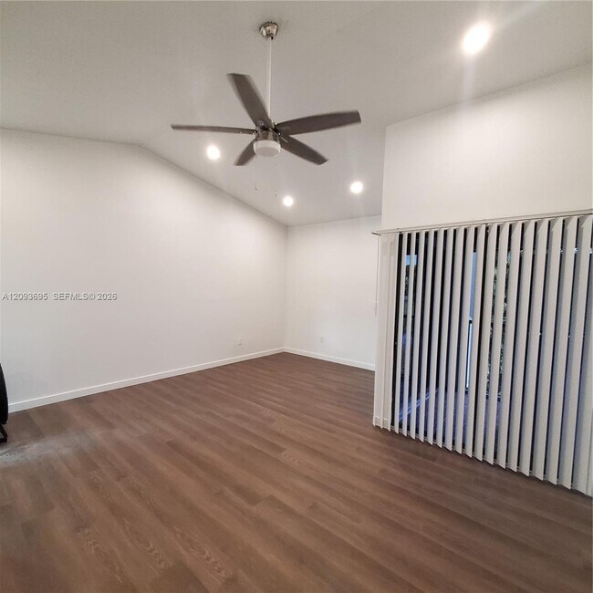 Building Photo - 1211 S Independence Dr