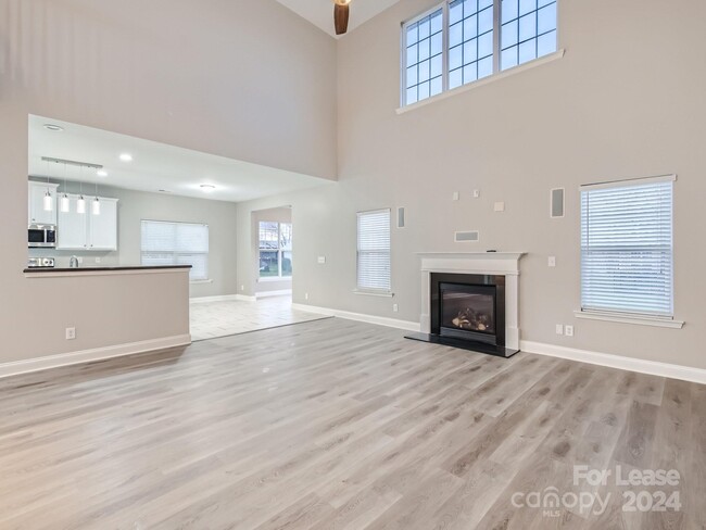 Building Photo - 1003 Defoor Ct