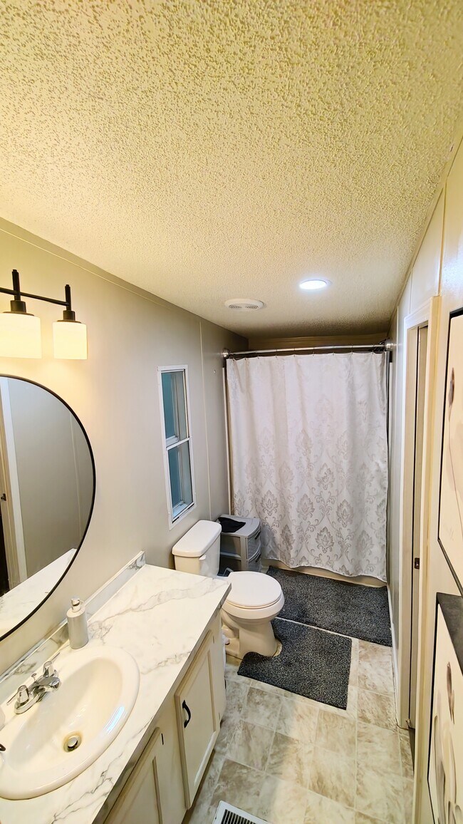Foto del edificio - 3675 Vickery Dr