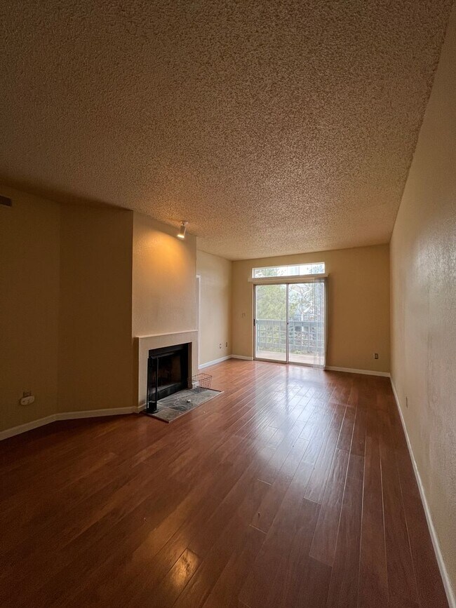 Foto del edificio - Spacious 2 Bed 1.5 Bath Townhome in Boulde...