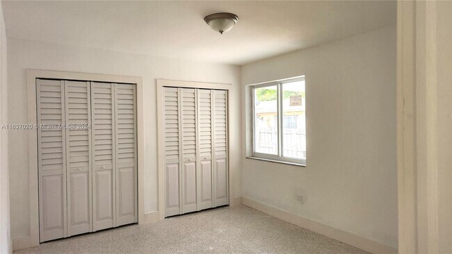 Foto del edificio - 2495 SW 16th St