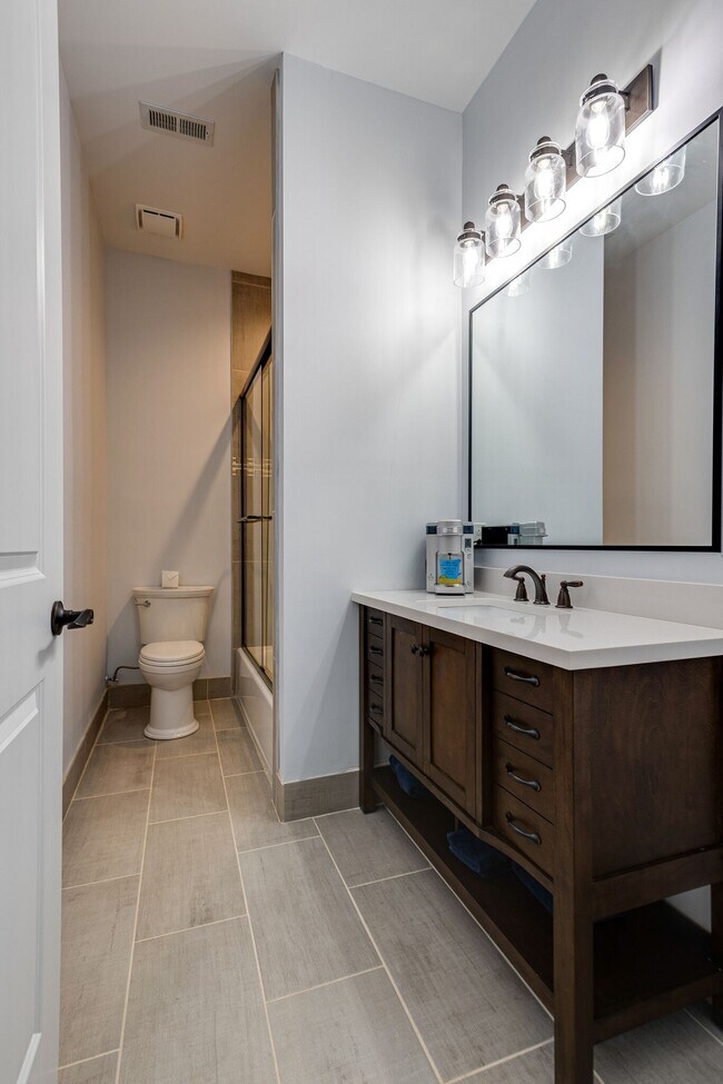 Foto del edificio - 444 Wild Elm St