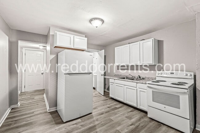 Building Photo - Affordable Comfort & Style Near Downtown I...