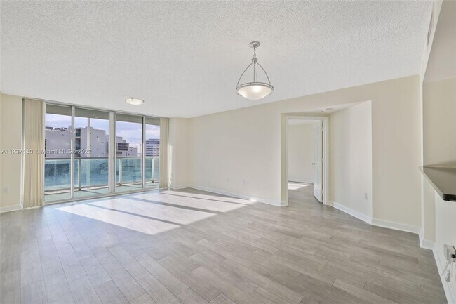Foto del edificio - 1500 Bay Rd