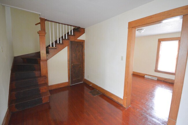 Foto del edificio - Charming 2 bedroom with beautiful features!