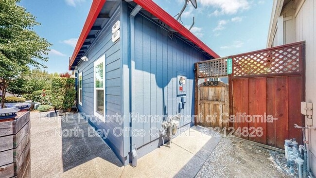 Building Photo - 2310 Wicket Ave