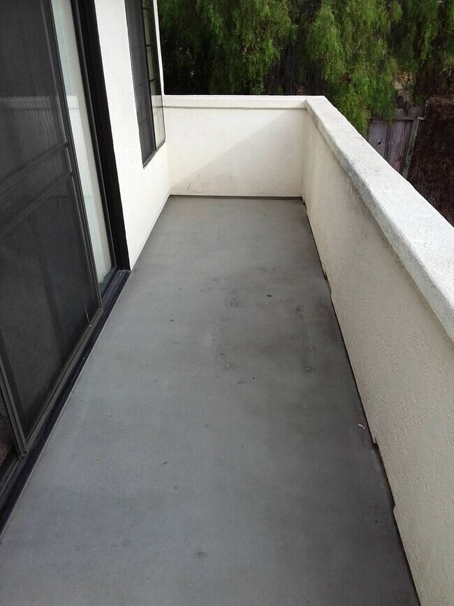 Building Photo - 450 Solar Way