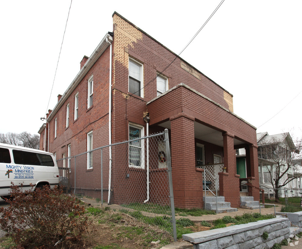 Building Photo - 809-811 Bigley Ave