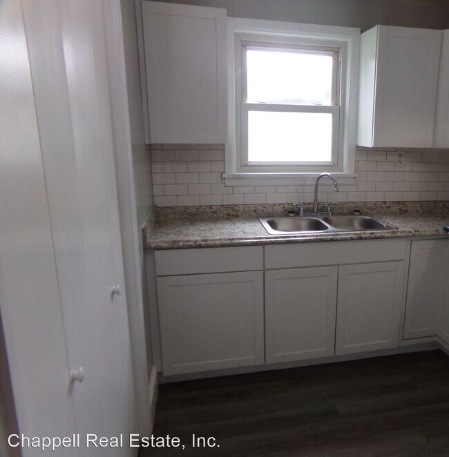 Foto del edificio - 2 br, 1 bath House - 301 Maple Lane