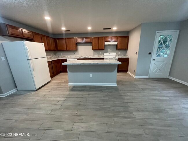Foto del edificio - 2640 Dunn Ave