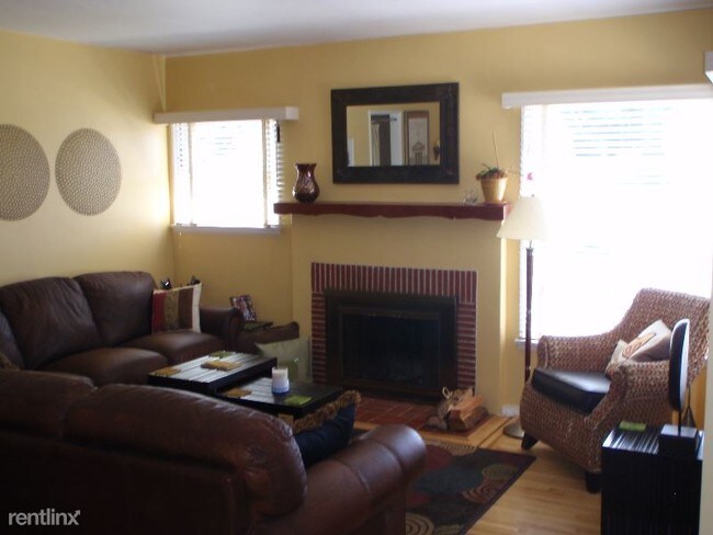 Building Photo - 3 br, 2 bath House - 145 N Catalina St