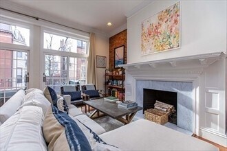 Building Photo - 155 Beacon St