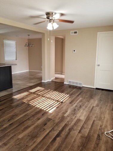 Foto del edificio - 2104 S Sunnylane Rd