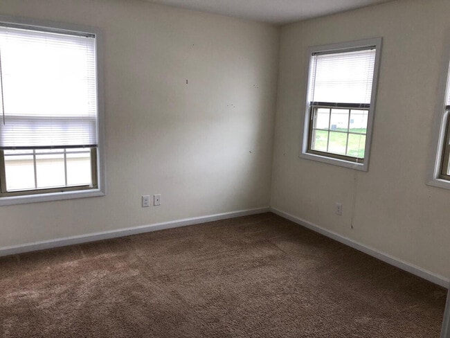 Foto del edificio - 337 Oxford Cir