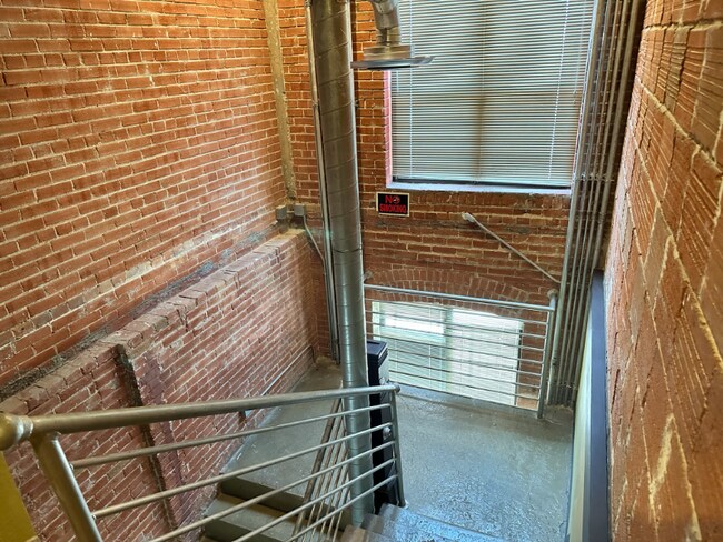 Foto del edificio - 710 S Medina St