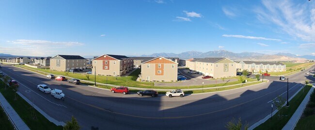 Building Photo - Great Herriman Condo Now Available