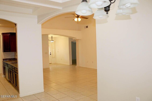 Building Photo - 101 Apache Brass Circle