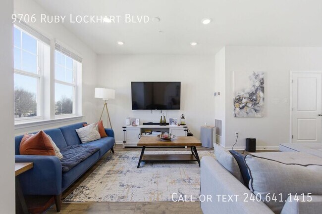 Foto del edificio - 9706 Ruby Lockhart Blvd