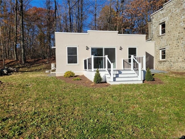 Building Photo - 563 Old Indian Rd