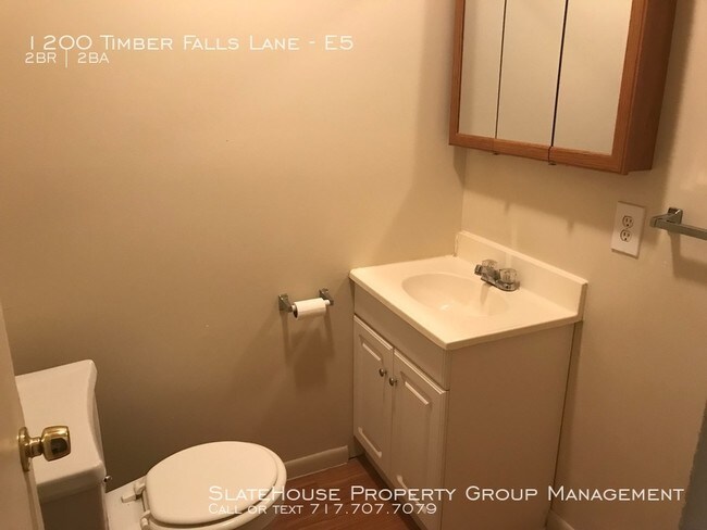 Building Photo - two bedroom 1 1/2 bath Townhome in Blakely
