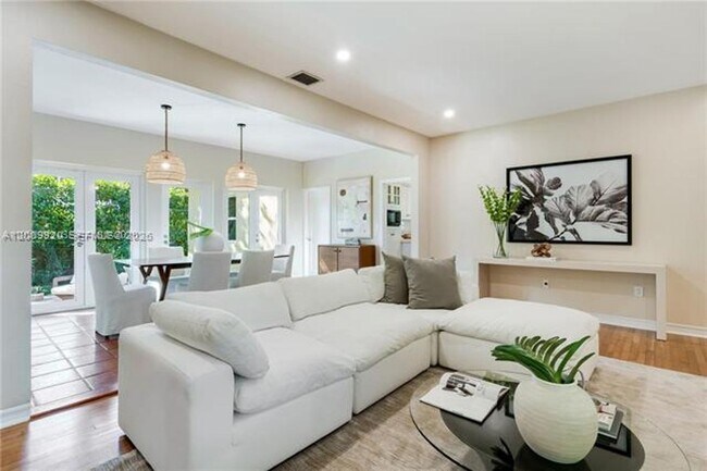 Building Photo - 414 Camilo Ave