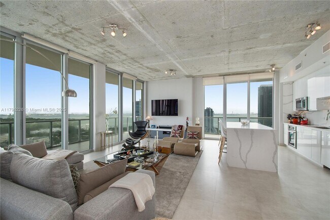Foto del edificio - 3470 E Coast Ave