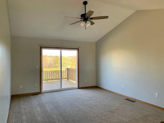 Building Photo - 7225 Hedge Lane Ter