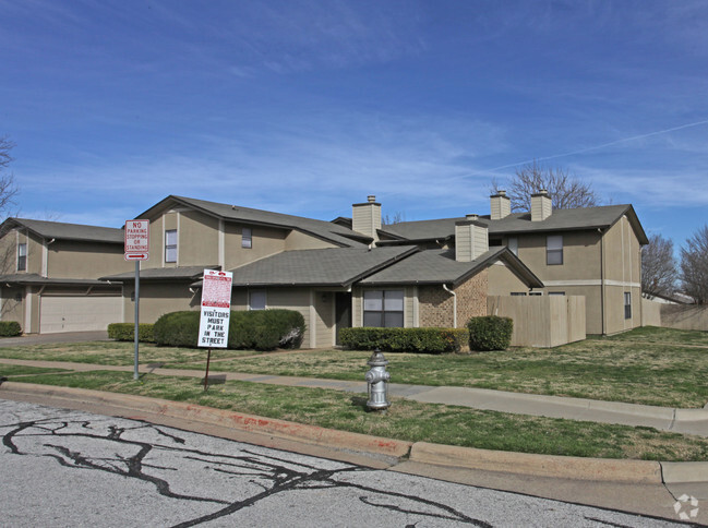 Foto del edificio - Cedar Ridge Townhomes